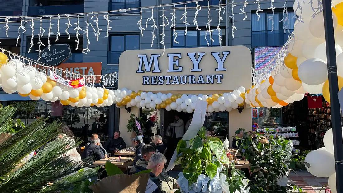 Fethiye’de Meyy Restaurant yoğun katılımla açıldı
