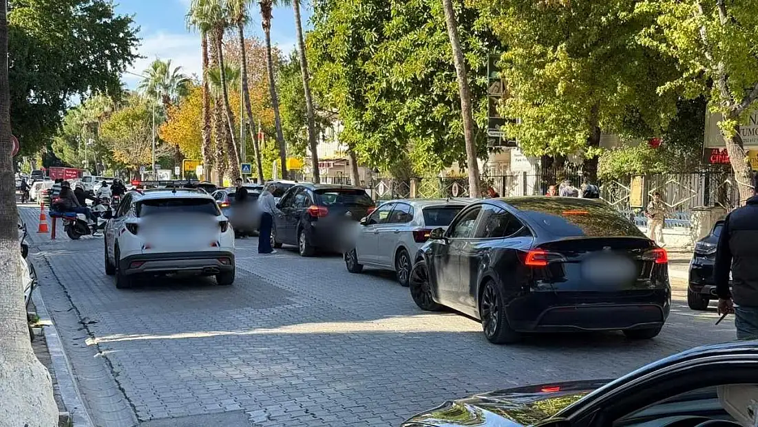 Fethiye’de trafik kabus oldu