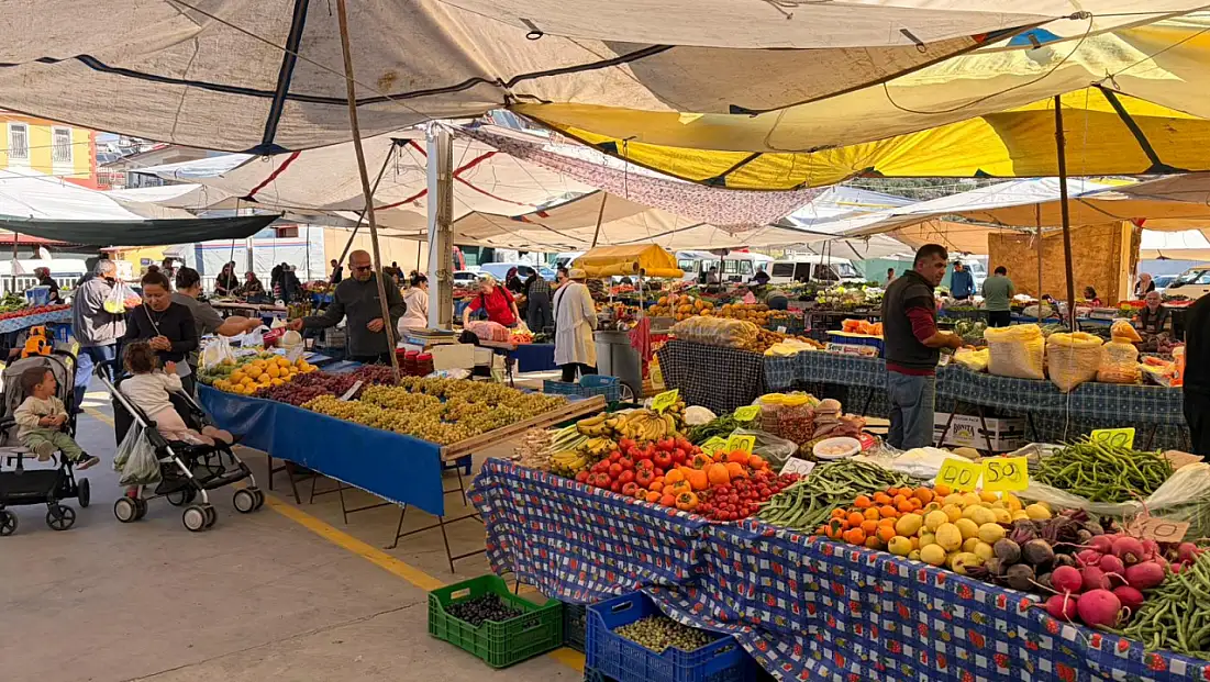 Fethiye Perşembe Pazarı’nda fiyatlar: Karnabahar 80, muz 75 lira