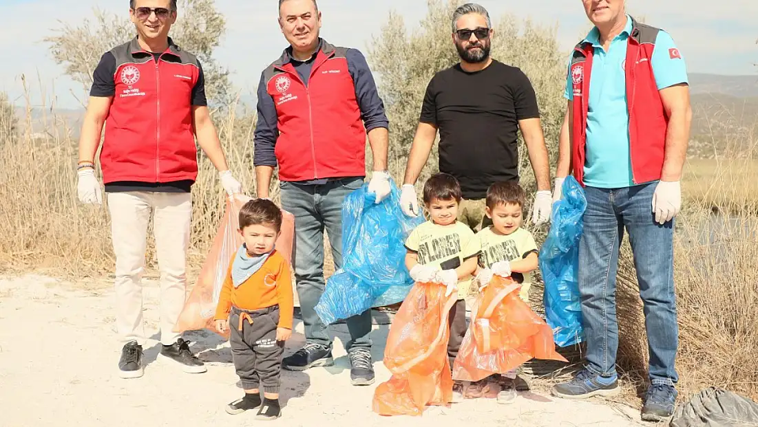 Güllük Lagünü’nde Çevre Temizliği Yapıldı