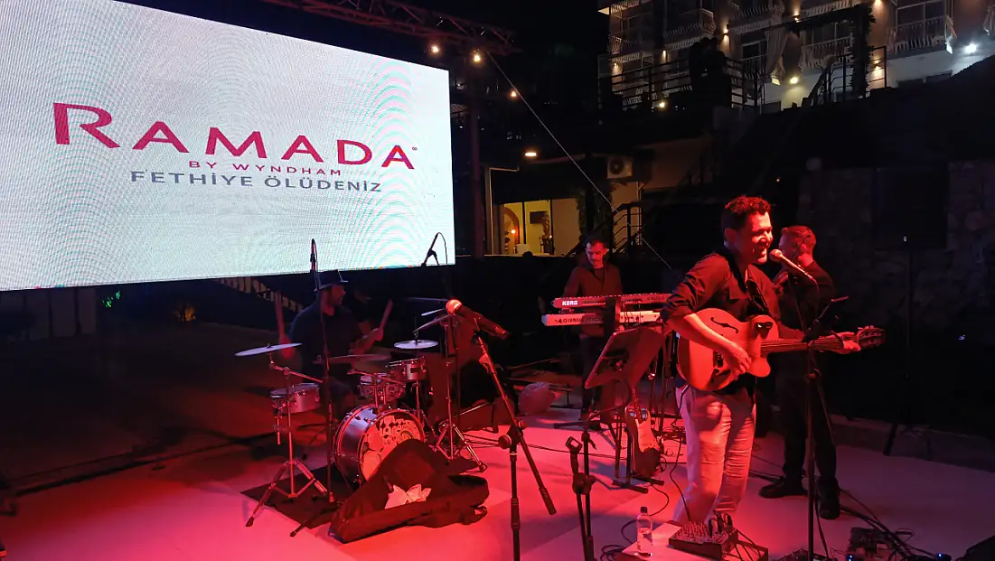 Keremcem'den Fethiye’de unutulmaz konser