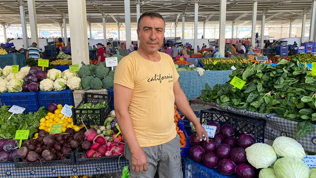 Fethiye Cumartesi pazarında kış sebze ve meyvelerine ilgi yoğun