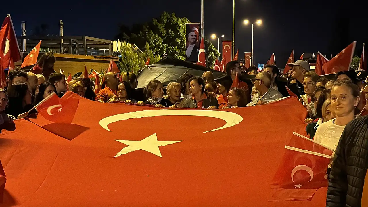 Fethiye'de Cumhuriyet Yürüyüşü Düzenlendi