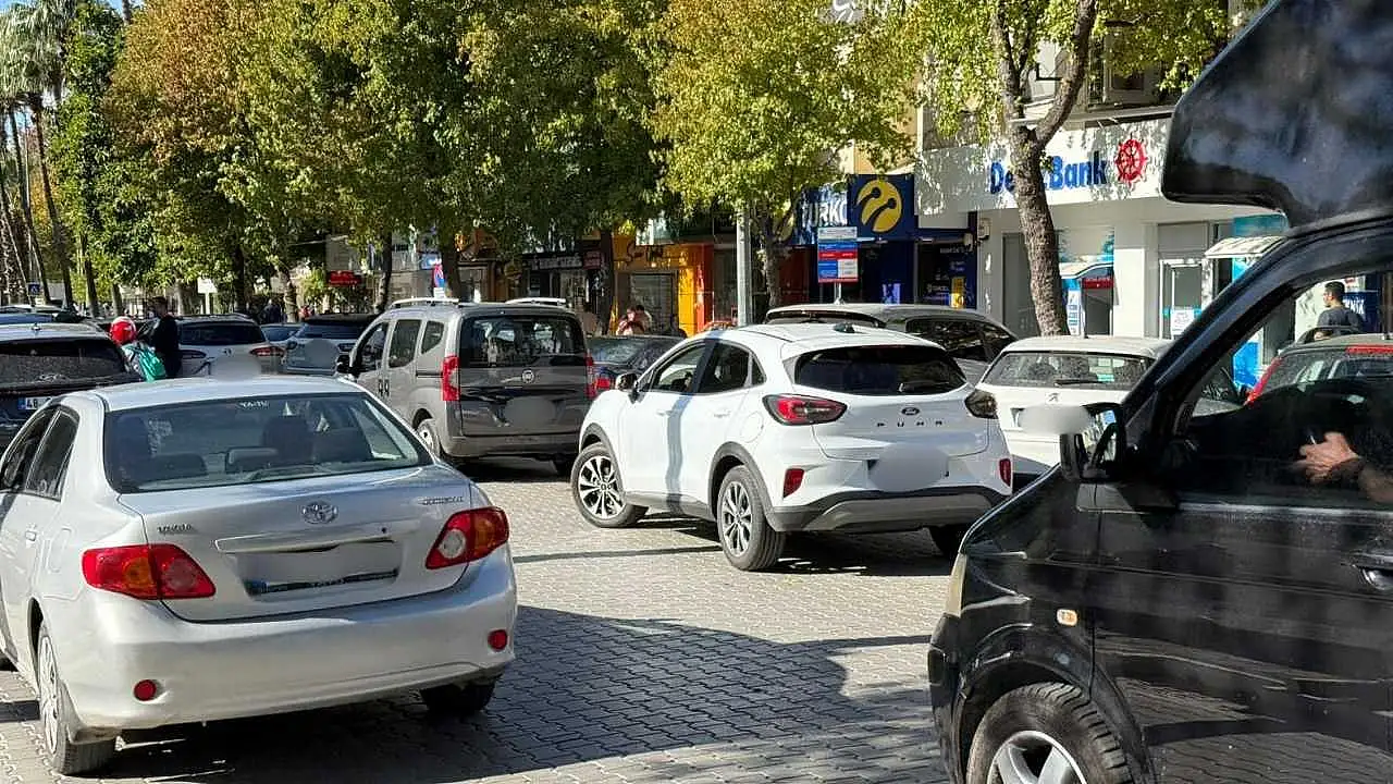 Fethiye'de trafik kabus oldu