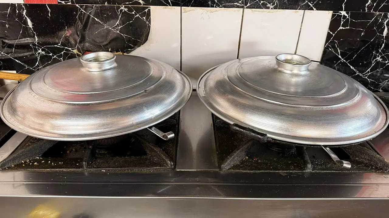 Fethiye Karaçulha Hali girişinde kavurma lezzeti 'Kendi yağında, kendi suyunda'