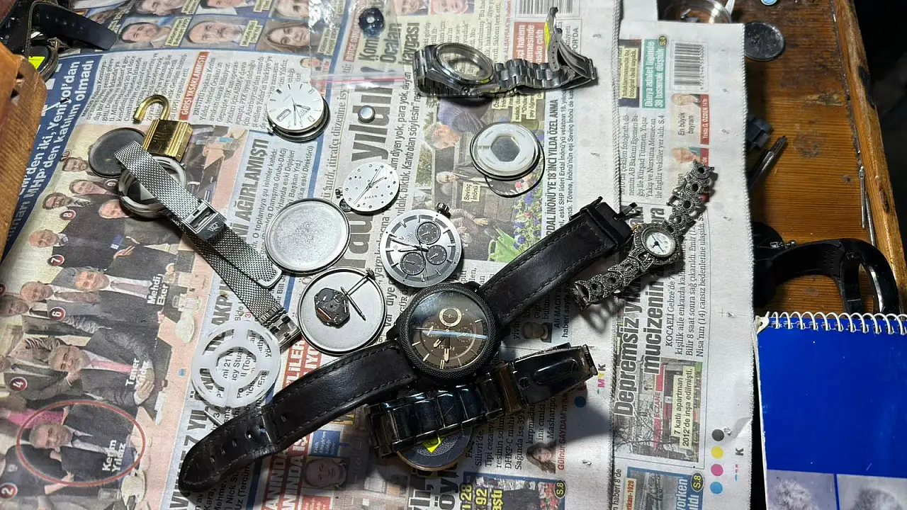 55 Yıldır Eski Saatleri Hayata Döndürüyor