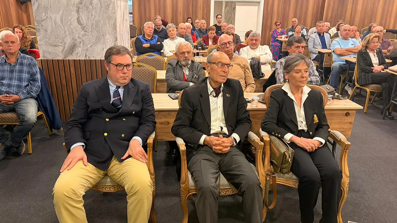 Fethiye'de 'Türkiye'nin Dış Politikası' Söyleşisi Yoğun İlgiyle Gerçekleşti