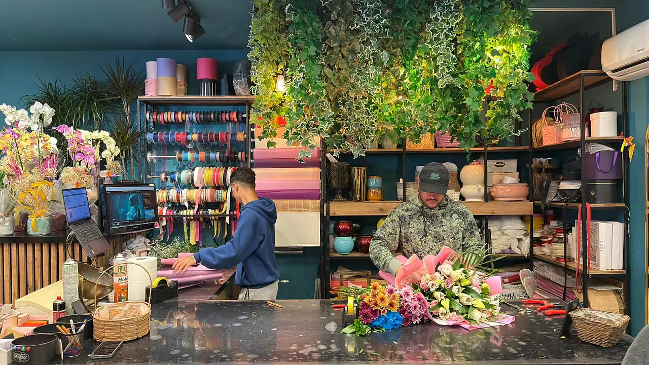 Öğretmenler Günü'nde çiçekçilerde yoğunluk