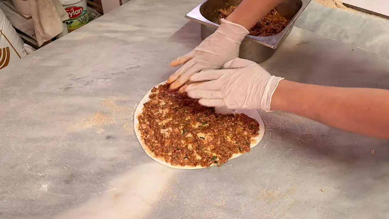 Fethiye'de pide ve lahmacun ustasından lezzet sırları