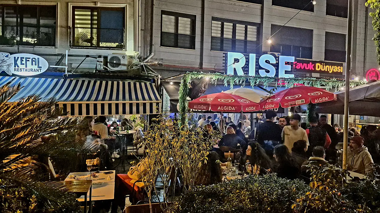 'Recep İvedik 2' temalı Quiz Night'a yoğun ilgi