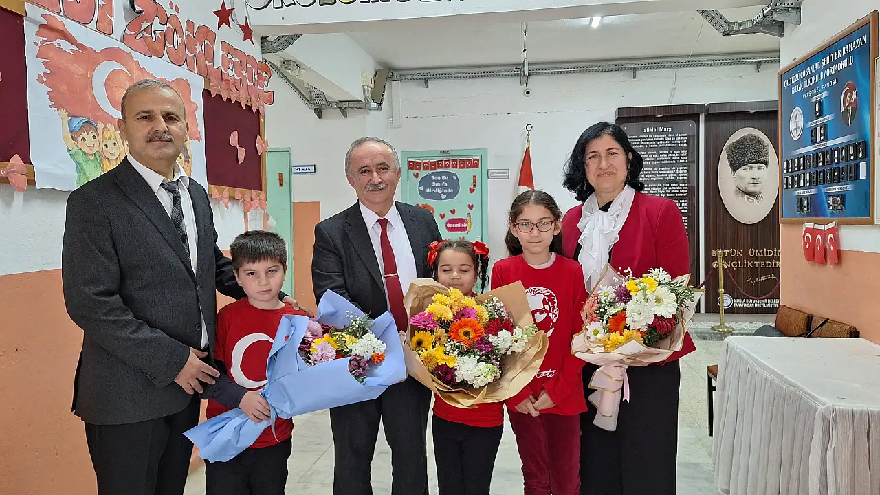 Seydikemer'de öğrenciler ikinci döneme 'Bayrak Sevgisiyle' başladı