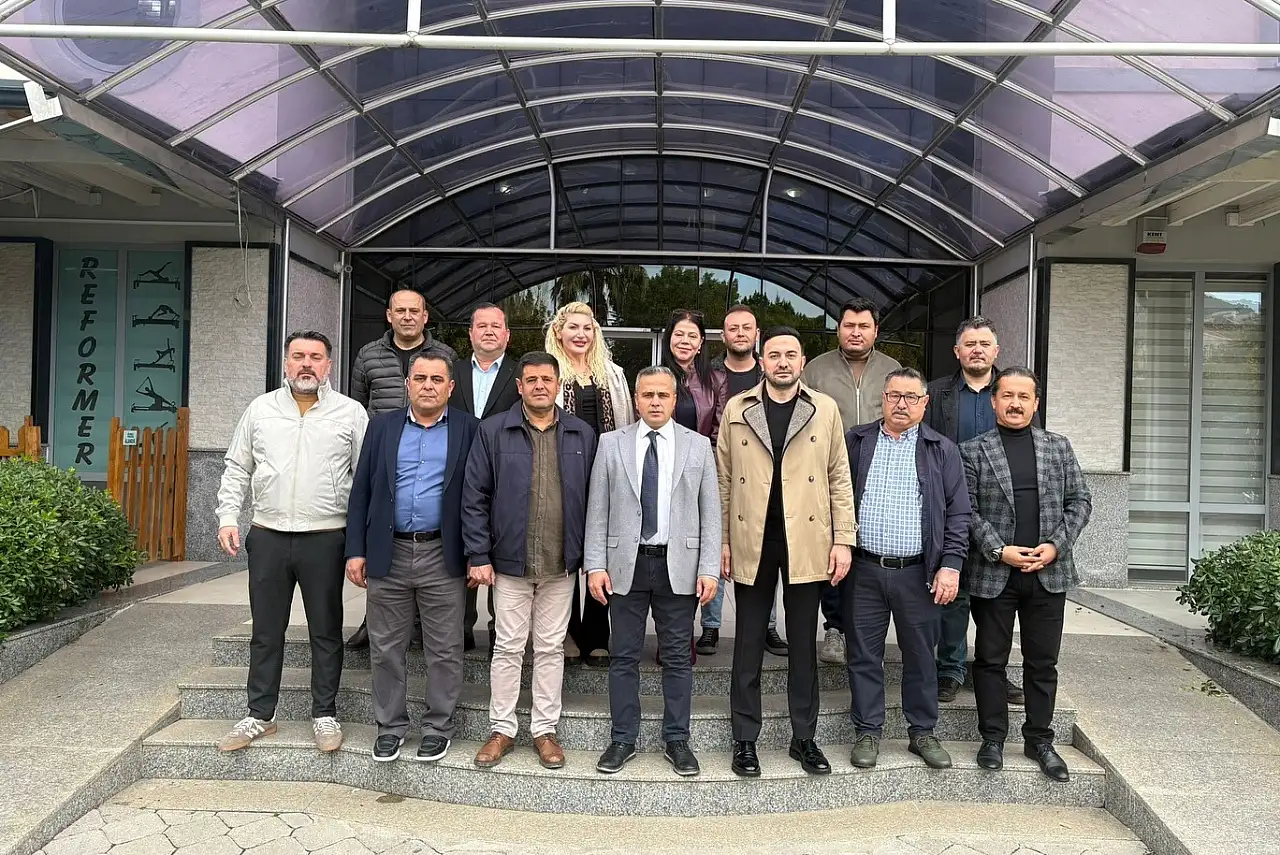 Kamil Mutlu Demirtaş'a Beşiktaş forması hediye edildi