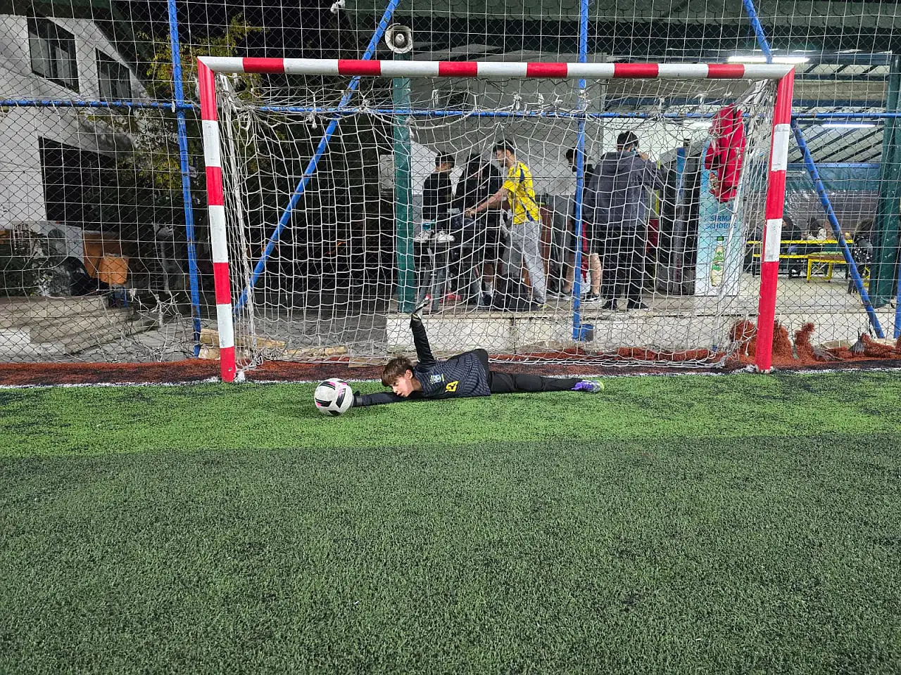 Atletik Futbol Akademi'de Küçük Yaş Gruplarına Futbol Eğitimi
