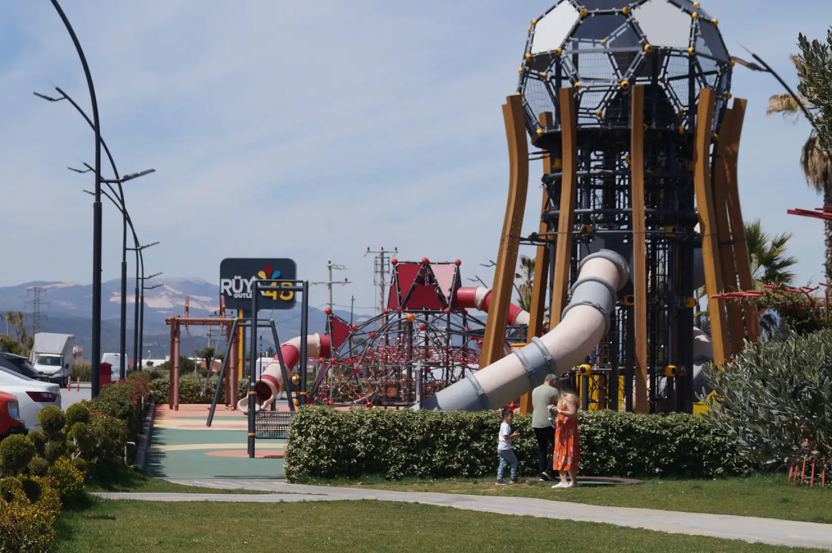 Muğla'nın Yeni Alışveriş Merkezi Rüya 48 Outlet Kaliteli Hizmetiyle Öne Çıkıyor