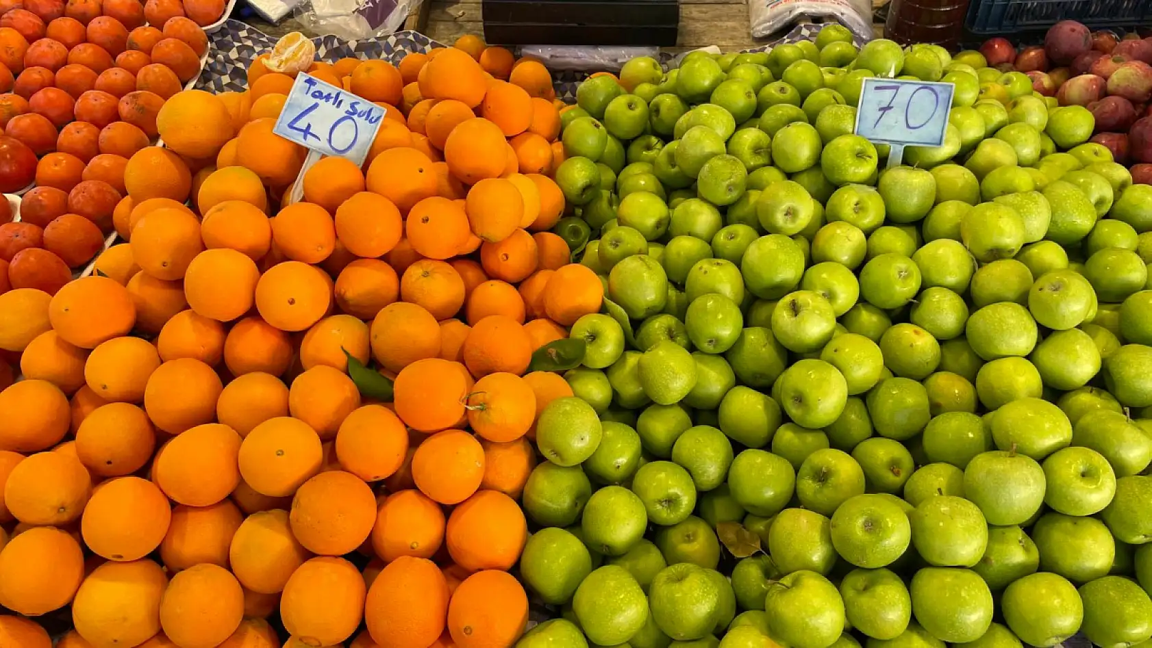 Fethiye Patlangıç Pazarı'nda vatandaşlar bütçelerine göre alışveriş yaptı