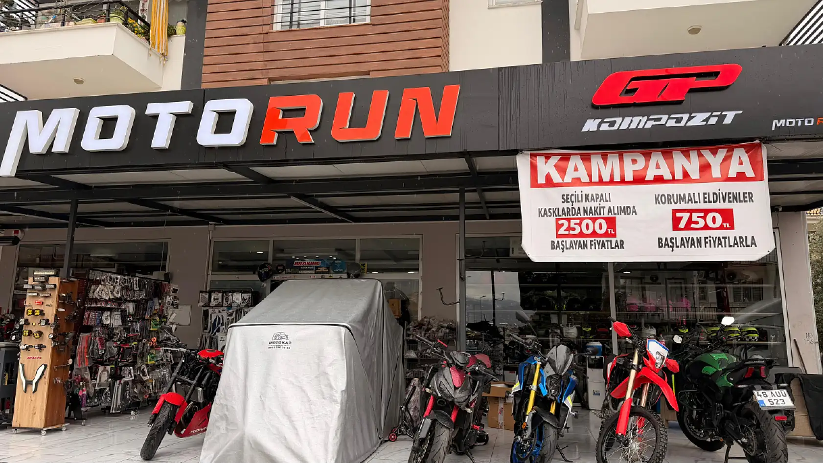 Fethiye'de motosiklet tutkunlarına kask ve eldivende kampanya