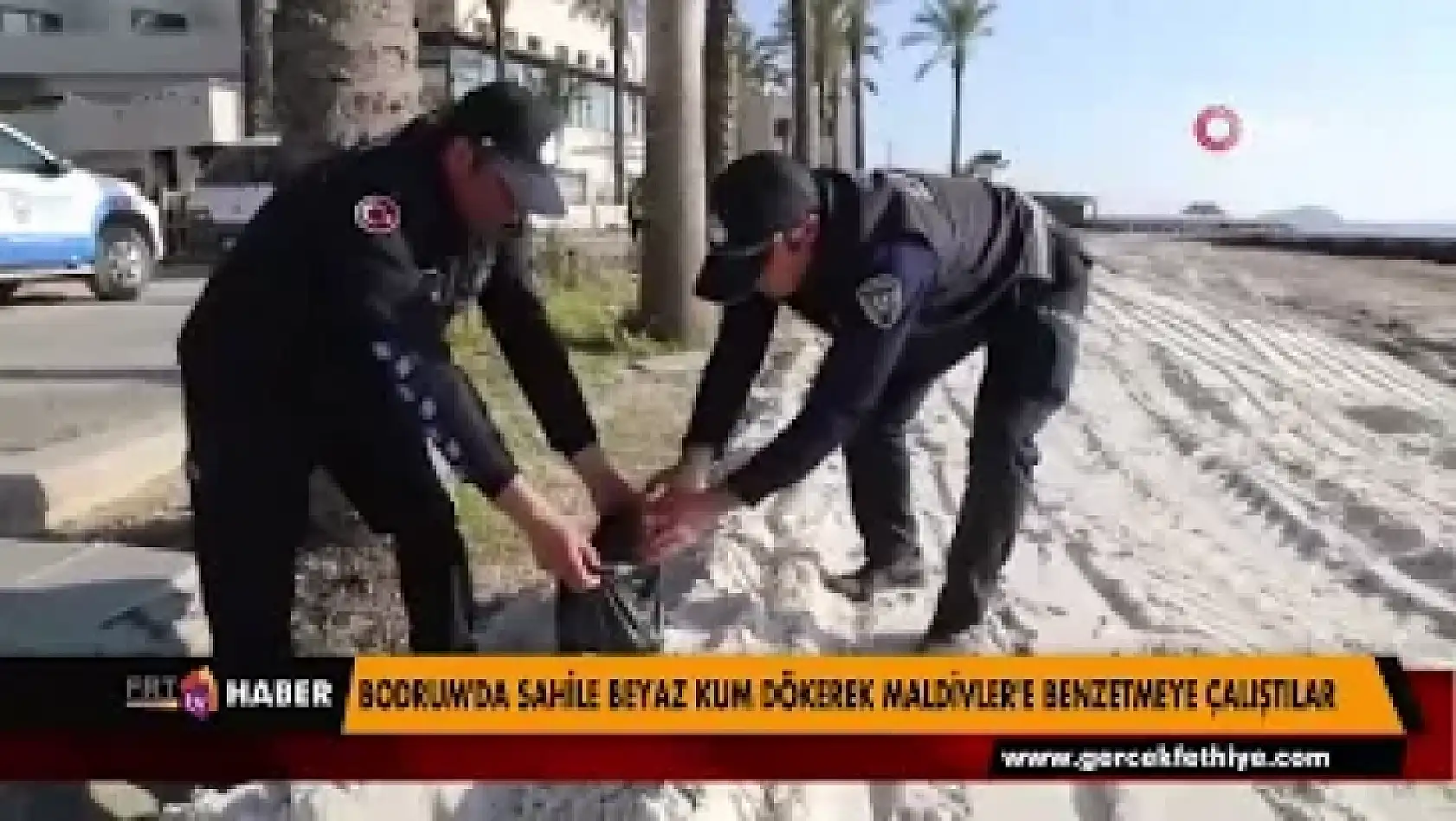 BODRUM'DA SAHİLE BEYAZ KUM DÖKEREK MALDİVLER'E BENZETMEYE ÇALIŞTILAR