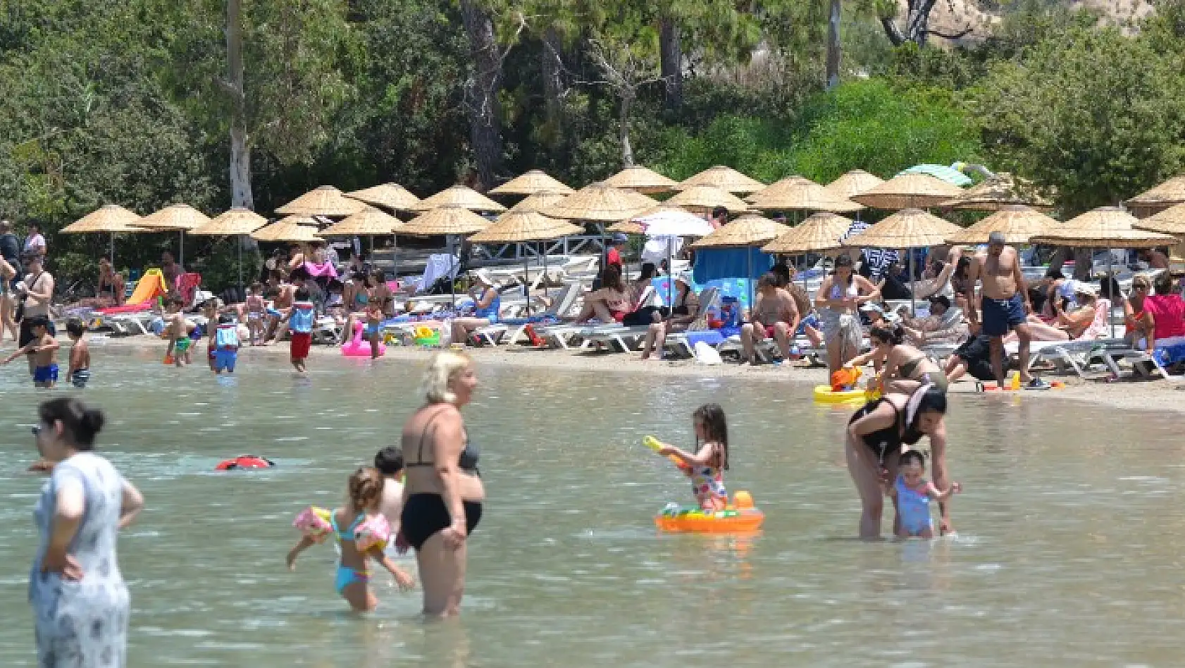 Kurban Bayramı Öncesi Ölüdeniz Tıklım Tıklım Doldu