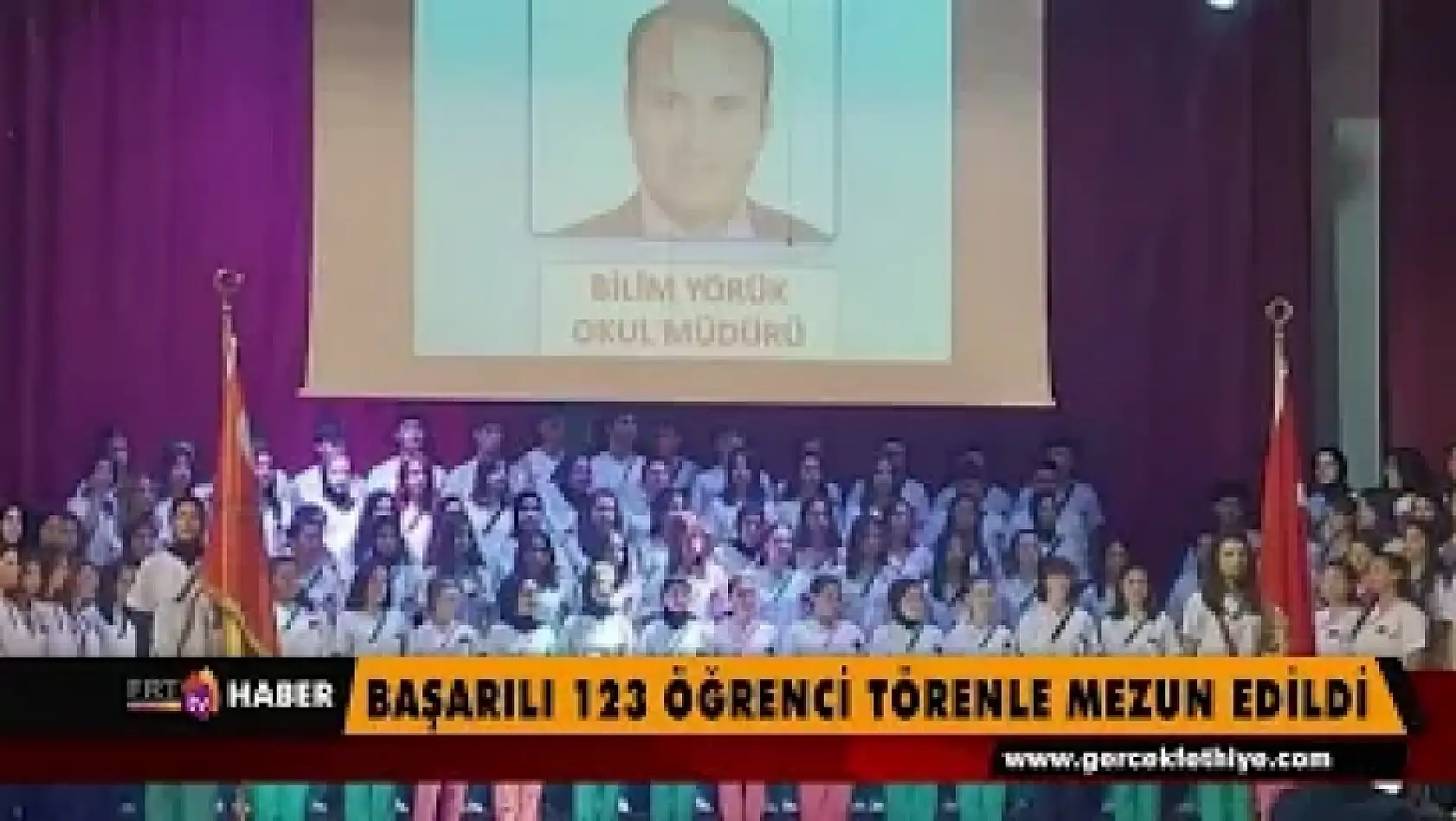 Okulu başarı ile bitiren 123 öğrenci törenle mezun edildi