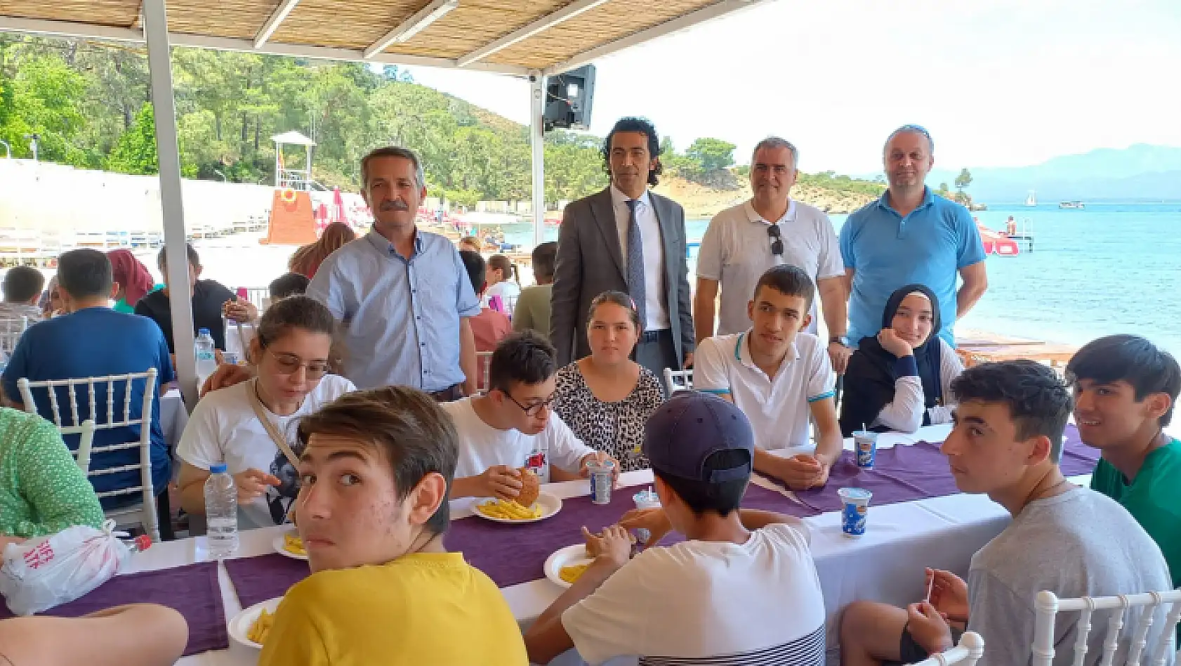 Özel öğrencilerden 'Hoşgeldin Yaz' partisi