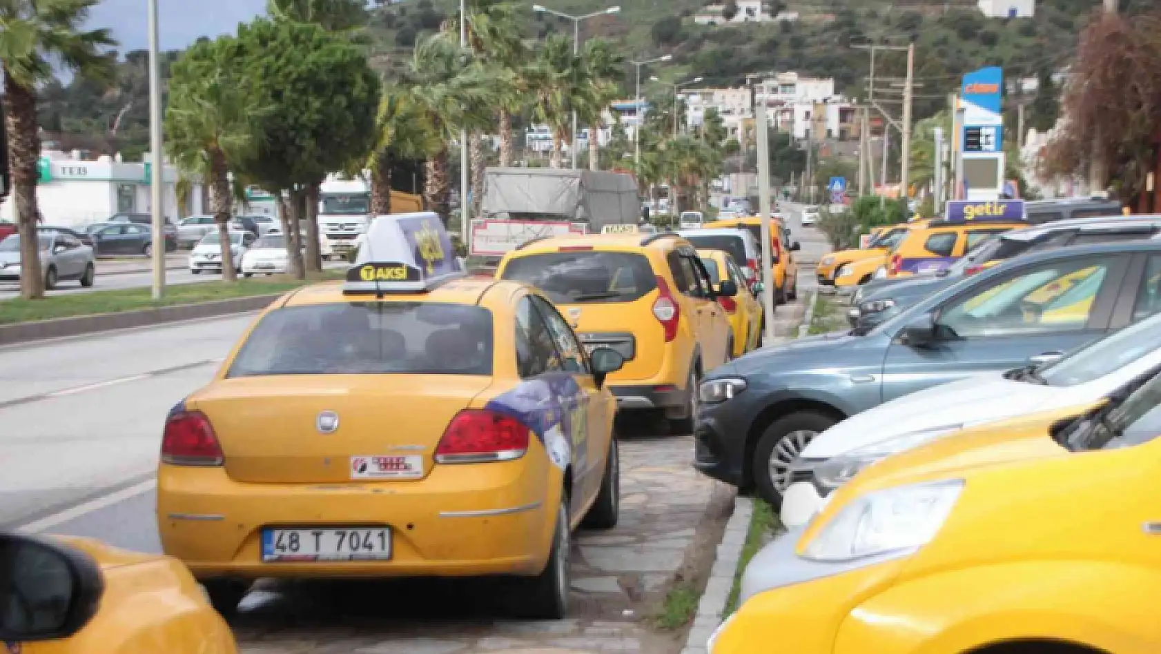 Taksi ve dolmuş ücretleri zamlandı