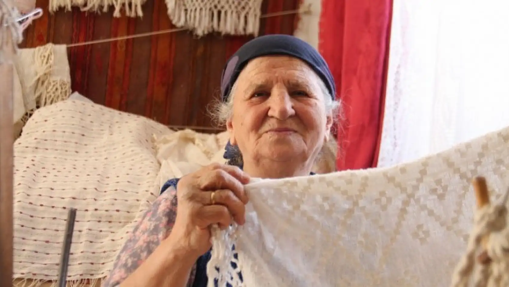 ÜZÜMLÜ DASTARINI FRT TV MİKROFONLARINA ANLATTI