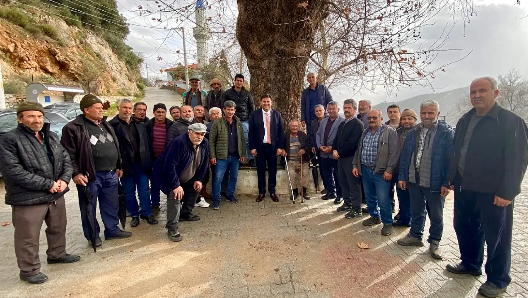 Belediye Başkanı Alim Karaca Yakacık'ta sorunları dinledi