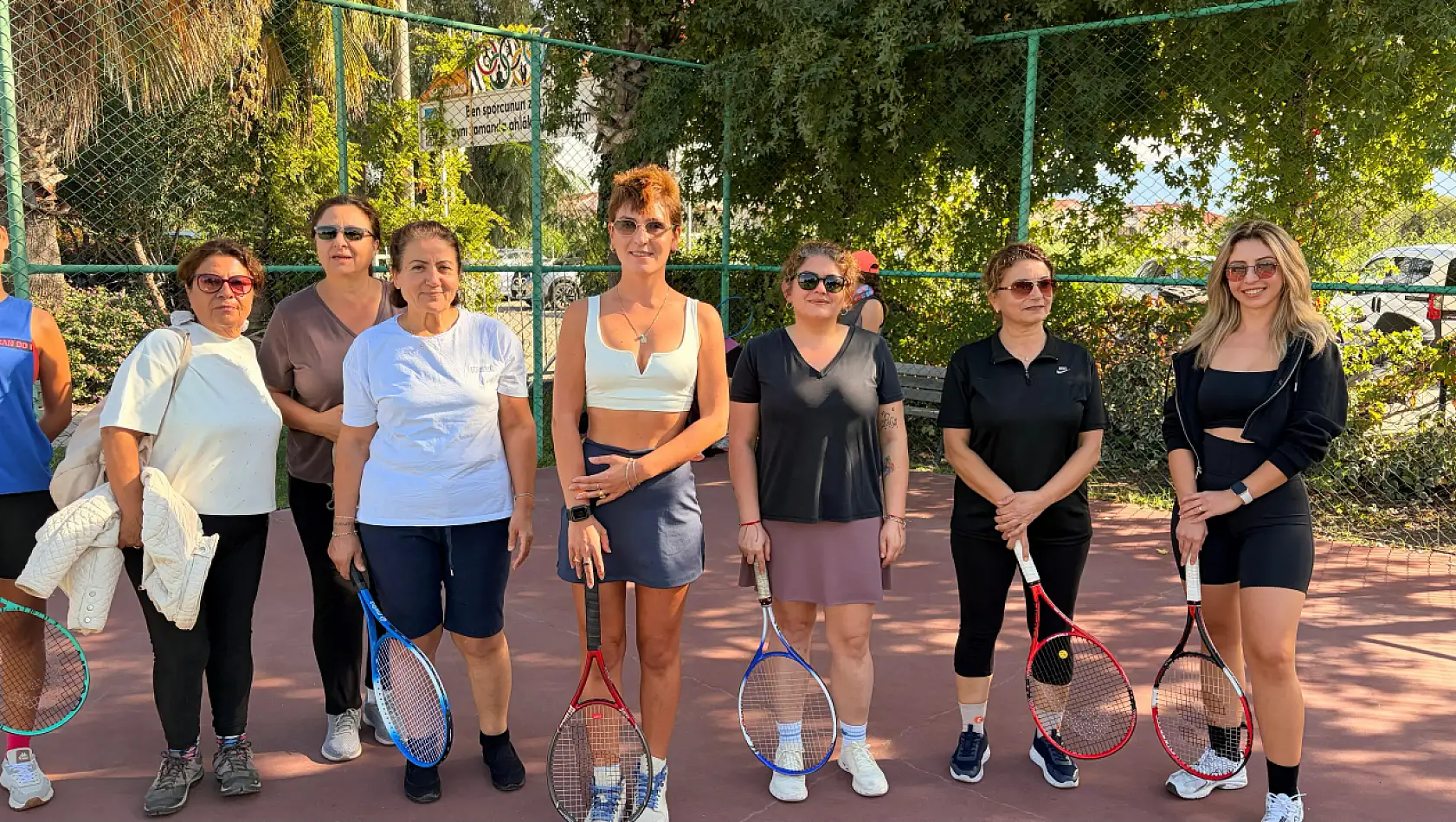 Fethiye'de ücretsiz tenis kurslarına yoğun ilgi