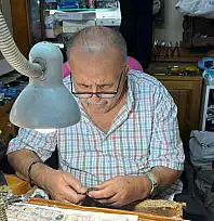 55 Yıldır Eski Saatleri Hayata Döndürüyor