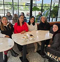 Fethiye Anneleri yeni yıla kırmızının enerjisiyle 'Merhaba' dedi