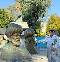 Fethiye Belediyesi Türk Büyükleri Büstleri'ni yeniledi