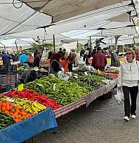Fethiye Çalış Pazarında Sebze ve Meyve Fiyatları Dengede: 'Yeşillikler Dip Seviyede'