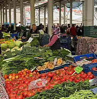 Fethiye Cumartesi Pazarı'nda taze sebze ve meyve fiyatları