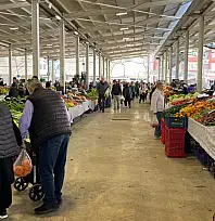 Fethiye Patlangıç Pazarı'nda vatandaşlar bütçelerine göre alışveriş yaptı