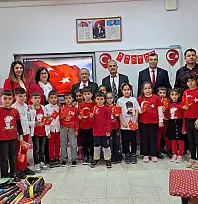 Seydikemer'de öğrenciler ikinci döneme 'Bayrak Sevgisiyle' başladı