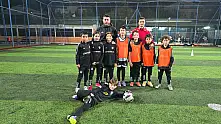 Atletik Futbol Akademi'de Küçük Yaş Gruplarına Futbol Eğitimi
