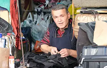 30 yıllık ayakkabı tamircisi Uysal: 'Teknoloji olsun ama gelenek kaybolmasın'