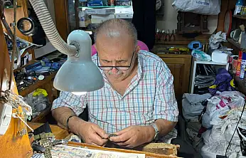 55 Yıldır Eski Saatleri Hayata Döndürüyor