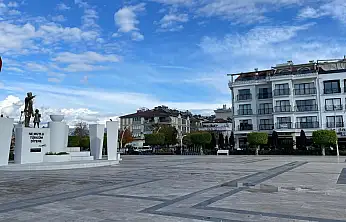 Beşkaza Meydanı sessizliğe bürüdü