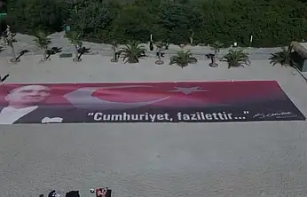 Dev Bayrak Açıldı