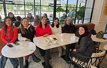 Fethiye Anneleri yeni yıla kırmızının enerjisiyle 'Merhaba' dedi