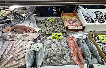 Fethiye Balık Pazarı'nda güncel balık fiyatları