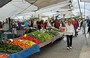 Fethiye Çalış Pazarında Sebze ve Meyve Fiyatları Dengede: 'Yeşillikler Dip Seviyede'