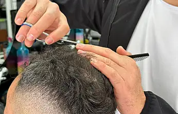 Fethiye'de 20 yıllık berber Özkan Tugay: 'Çırak bulamaz hale geldik'