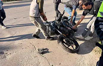 Fethiye'de Adnan Menderes Bulvarı'nda motosiklet kamyonun altına girdi