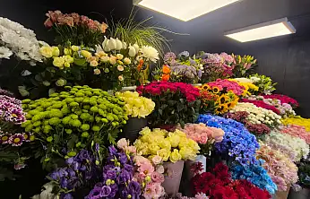 Fethiye'de Yazın En Çok Gül ve Papatya Satılıyor