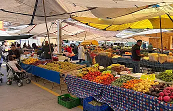 Fethiye Perşembe Pazarı'nda fiyatlar: Karnabahar 80, muz 75 lira