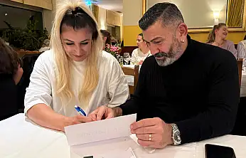 Fethiyeli Songül Ayten, Wbf ve Wbo Kemer maçları için sözleşme imzaladı