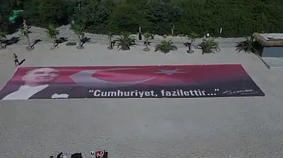 Dev Bayrak Açıldı