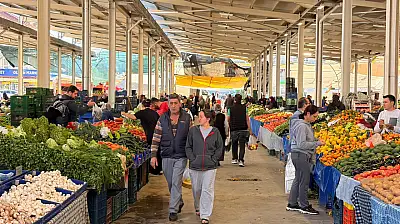 Fethiye'de Cumartesi pazarı esnafı dertli
